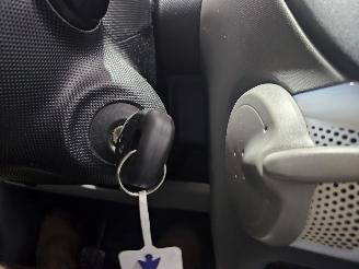 Toyota Aygo 1.0 12V VVT-i Hatchback  Benzine 998cc 50kW (68pk) FWD picture 14