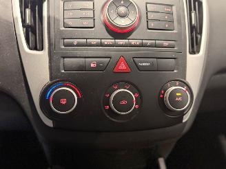 Kia Cee d 1.4 16V Combi/o  Benzine 1.396cc 66kW (90pk) FWD picture 15