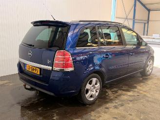 krockskadad bil auto Opel Zafira 2.2 16V 7-seats Direct Ecotec MPV  Benzine 2.198cc 110kW (150pk) FWD 2006/1