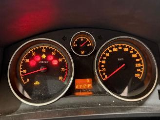 Opel Zafira 2.2 16V 7-seats Direct Ecotec MPV  Benzine 2.198cc 110kW (150pk) FWD picture 15