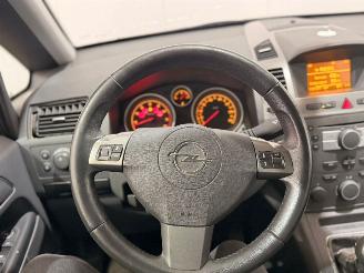 Opel Zafira 2.2 16V 7-seats Direct Ecotec MPV  Benzine 2.198cc 110kW (150pk) FWD picture 16