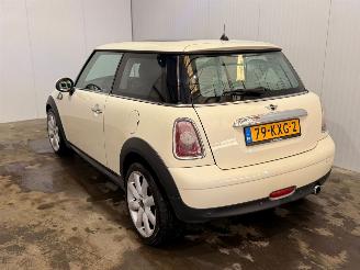 uszkodzony samochody osobowe Mini Mini 1.4 16V One Hatchback  Benzine 1.397cc 70kW (95pk) FWD 2009/3