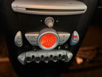 Mini Mini 1.4 16V One Hatchback  Benzine 1.397cc 70kW (95pk) FWD picture 12
