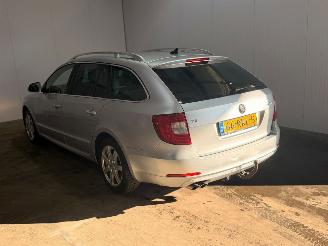 Damaged car Skoda Superb 1.8 TSI 16V Combi/o  Benzine 1.798cc 118kW (160pk) FWD 2011/7