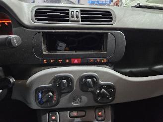 Fiat Panda 0.9 TwinAir Turbo 85 Hatchback  Benzine 875cc 63kW (86pk) FWD picture 13