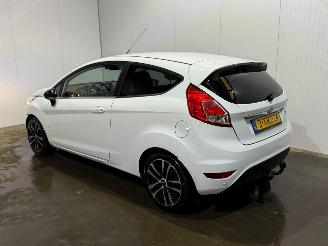 krockskadad bil auto Ford Fiesta 1.6 TDCi 16V ECOnetic Hatchback  Diesel 1.560cc 70kW (95pk) FWD 2014/10