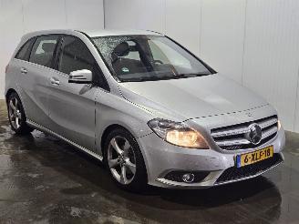 skadebil auto Mercedes B-klasse 1.5 B-180 CDI,d 16V Hatchback  Diesel 1.461cc 80kW (109pk) FWD 2013/6
