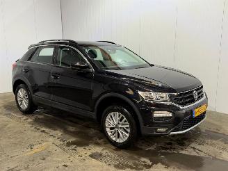 Unfallwagen Volkswagen T-Roc 1.0 TSI 12V SUV  Benzine 999cc 81kW (110pk) FWD 2022/1