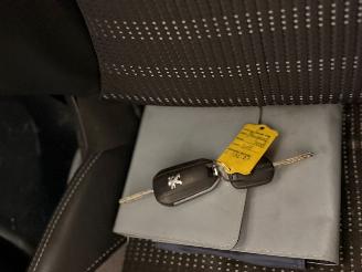 Peugeot 2008 1.2 Vti 12V PureTech 82 MPV  Benzine 1.199cc 60kW (82pk) FWD picture 19