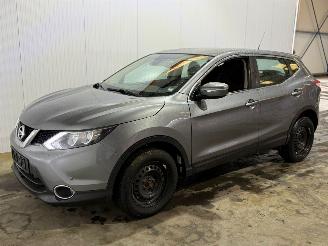 Nissan Qashqai 1.2 Benzine grijs 1197CC picture 3