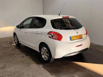 Schadeauto Peugeot 208 1.2 Vti 12V PureTech 82 Hatchback  Benzine 1.199cc 60kW (82pk) FWD 2013/10