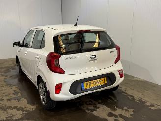damaged passenger cars Kia Picanto 1.0 12V Hatchback  Benzine 998cc 49kW (67pk) FWD 2017/5