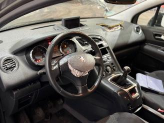 Peugeot 5008 1.6 VTI 16V MPV  Benzine 1.598cc 88kW (120pk) FWD picture 9