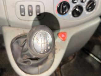 Renault Trafic 2.0 dCi 16V 115 Bestel  Diesel 1.995cc 84kW (114pk) FWD picture 11