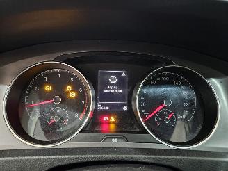 Volkswagen Golf 1.2 TSI 16V Hatchback  Benzine 1.197cc 63kW (86pk) FWD picture 16