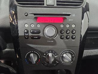 Opel Agila 1.0 12V MPV  Benzine 996cc 50kW (68pk) FWD picture 13