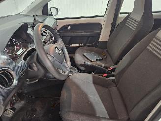 Volkswagen Up! 1.0 12V 60 Hatchback  Benzine 999cc 44kW (60pk) FWD picture 13