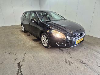 Volvo V-60 1.6 T3 16V Combi/o Benzine 1.598cc 110kW (150pk) FWD 2012/4
