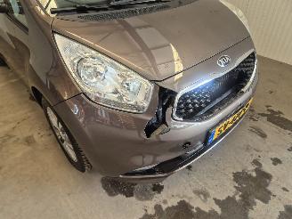 Kia Venga 1.4 CVVT 16V MPV  Benzine 1.396cc 66kW (90pk) FWD picture 7