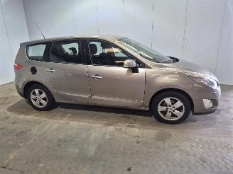 Renault Scenic 1.4 16V TCe 130 MPV  Benzine 1.397cc 96kW (131pk) FWD picture 2