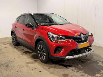 krockskadad bil auto Renault Captur E-TECH HYBRID 2024/3