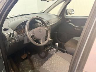 Opel Meriva 1.6 16V MPV picture 11