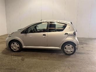 Toyota Aygo 1.0 12V VVT-i Hatchback picture 2