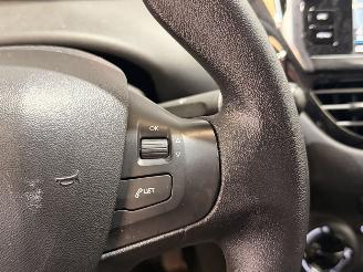 Peugeot 208 1.6 Blue HDi 75 picture 19