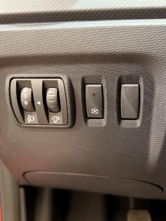 Renault Captur 0.9 TCe Helly Hansen picture 14