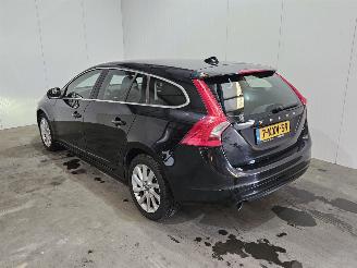 Avarii autoturisme Volvo V-60 2.0 D3 20V Combi/o  Diesel 1.984cc 120kW (163pk) FWD 2013/8