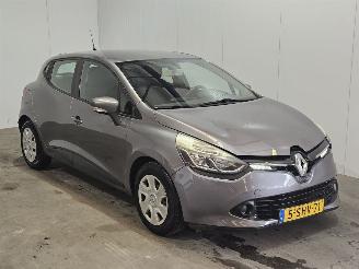 škoda osobní automobily Renault Clio 0.9 Energy TCE 90 12V Hatchback 4Dr Benzine 898cc 66kW (90pk) FWD 2013/10