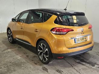 Vaurioauto  passenger cars Renault Scenic 1.3 TCE 140 16V MPV  Benzine 1.332cc 103kW (140pk) FWD 2018/3