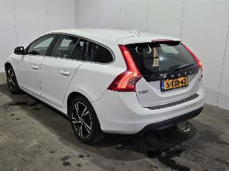 Auto incidentate Volvo V-60 2.0 D3 20V Combi/o  Diesel 1.984cc 120kW (163pk) FWD 2011/5