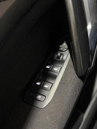 Peugeot 308 1.2 PureTech Blue Lease picture 16