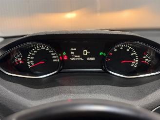 Peugeot 308 1.2 PureTech Blue Lease picture 11