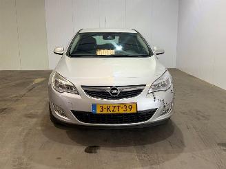 Opel Astra 1.7 CDTi Cosmo picture 4
