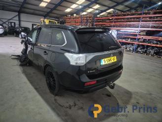 Mitsubishi Outlander Outlander (GF/GG), SUV, 2012 / 2022 2.0 16V PHEV 4x4 picture 3