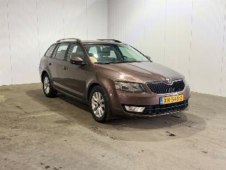 krockskadad bil auto Skoda Octavia 1.6 TDI Greentech Ambition 2014/8