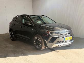 damaged passenger cars Opel Grandland 1.2 Turbo Ultimate 2022/6