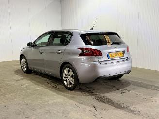 Peugeot 308 1.2 PureTech Blue Lease Executive picture 5