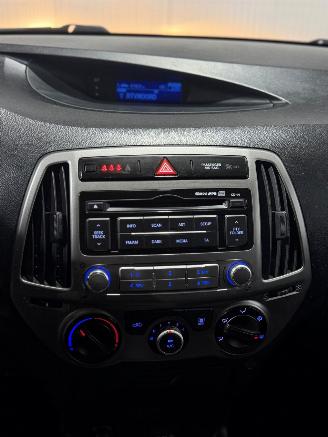 Hyundai I-20 1.2 i-Motion picture 12