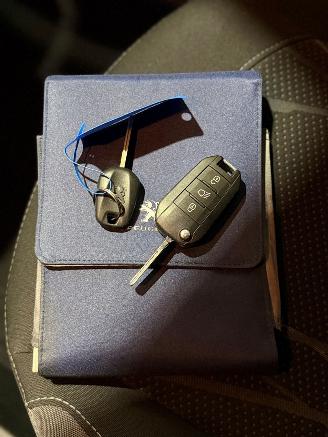 Peugeot 208 1.0 PureTech Access picture 16