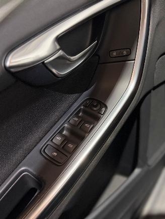 Volvo V-60 1.6 T3 Kinetic picture 15