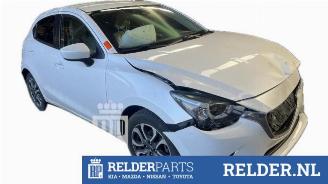 Coche siniestrado Mazda 2 2 (DJ/DL), Hatchback, 2014 1.5 SkyActiv-G 90 2016/3