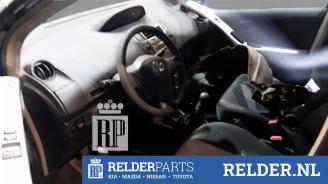 Toyota Yaris Yaris II (P9), Hatchback, 2005 / 2014 1.0 12V VVT-i picture 9