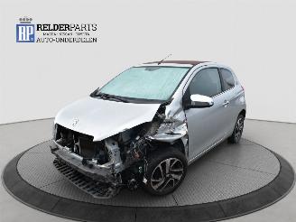 skadebil auto Peugeot 108 1.2 VTI     ONLY FOR PARTS 2015/5