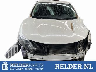 Vrakbiler auto Nissan Qashqai Qashqai (J11), SUV, 2013 / 2021 1.2 DIG-T 16V 2015/6