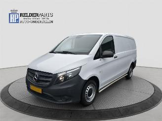 krockskadad bil bedrijf Mercedes Vito 1O9 CDI 2016/10