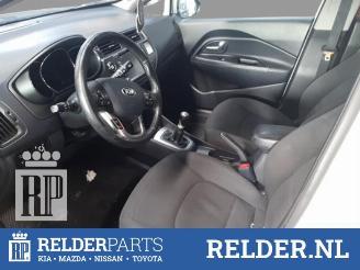 Kia Rio Rio III (UB), Hatchback, 2011 / 2017 1.2 CVVT 16V picture 9