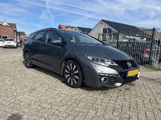 damaged passenger cars Honda Civic TOURER 1.6D Elegance Business 1stOWNER 2015/8
